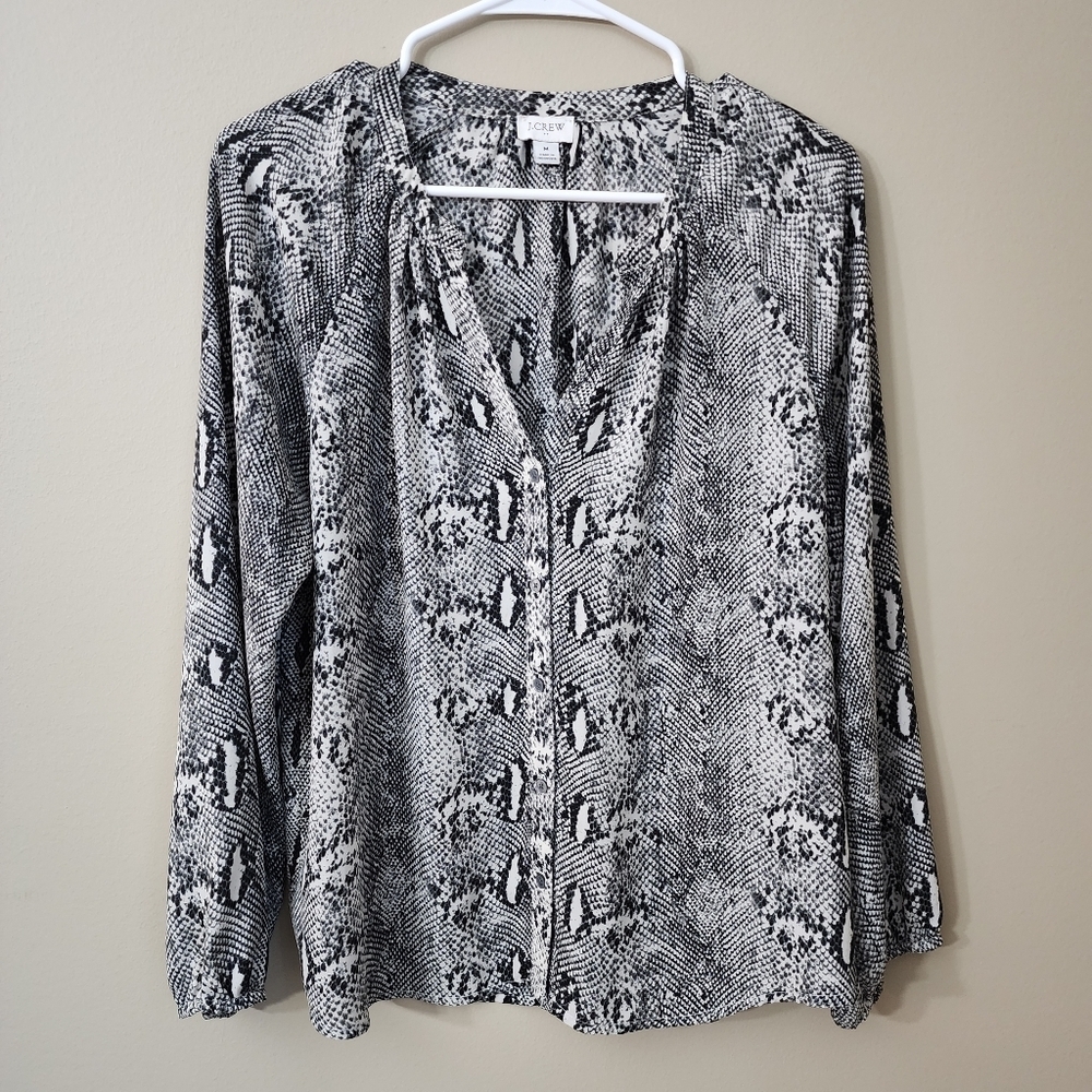 J.Crew Women's Black and White Snake Print Top Longsleeve v neck button up Siz M